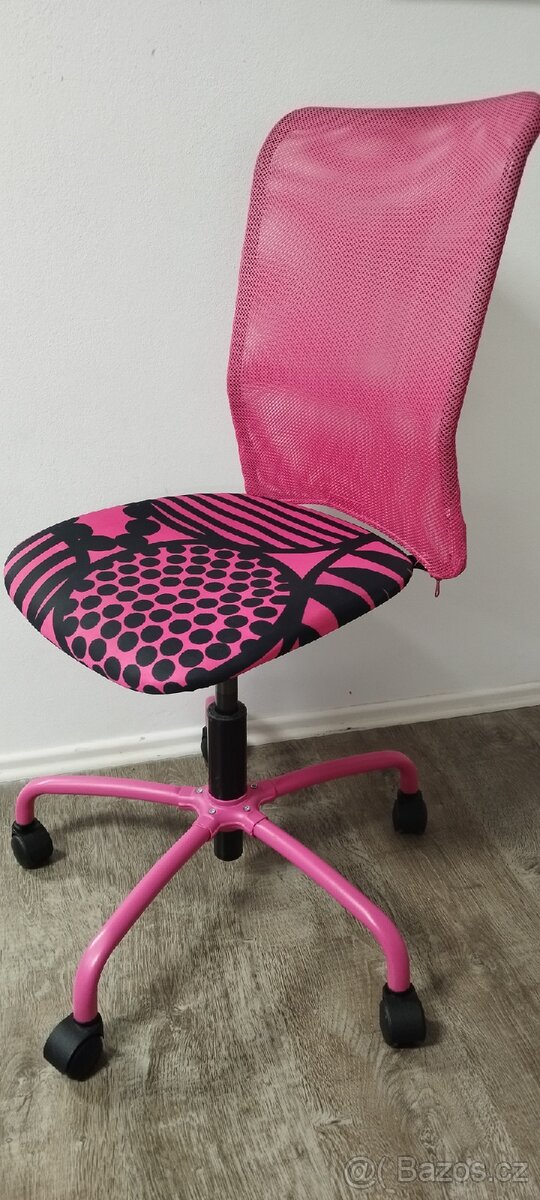 Dětská otáčecí židle