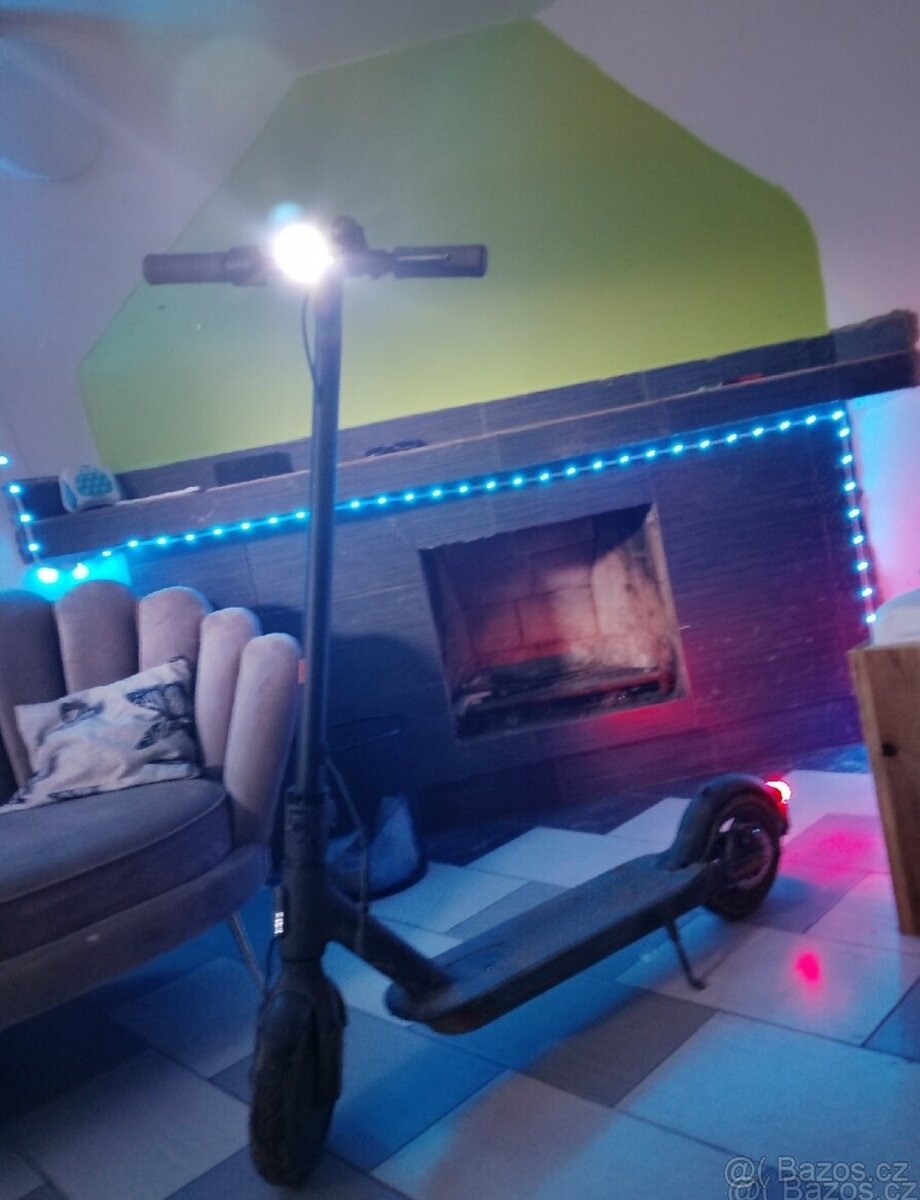 Elektrická koloběžka Xiaomi mi Essential