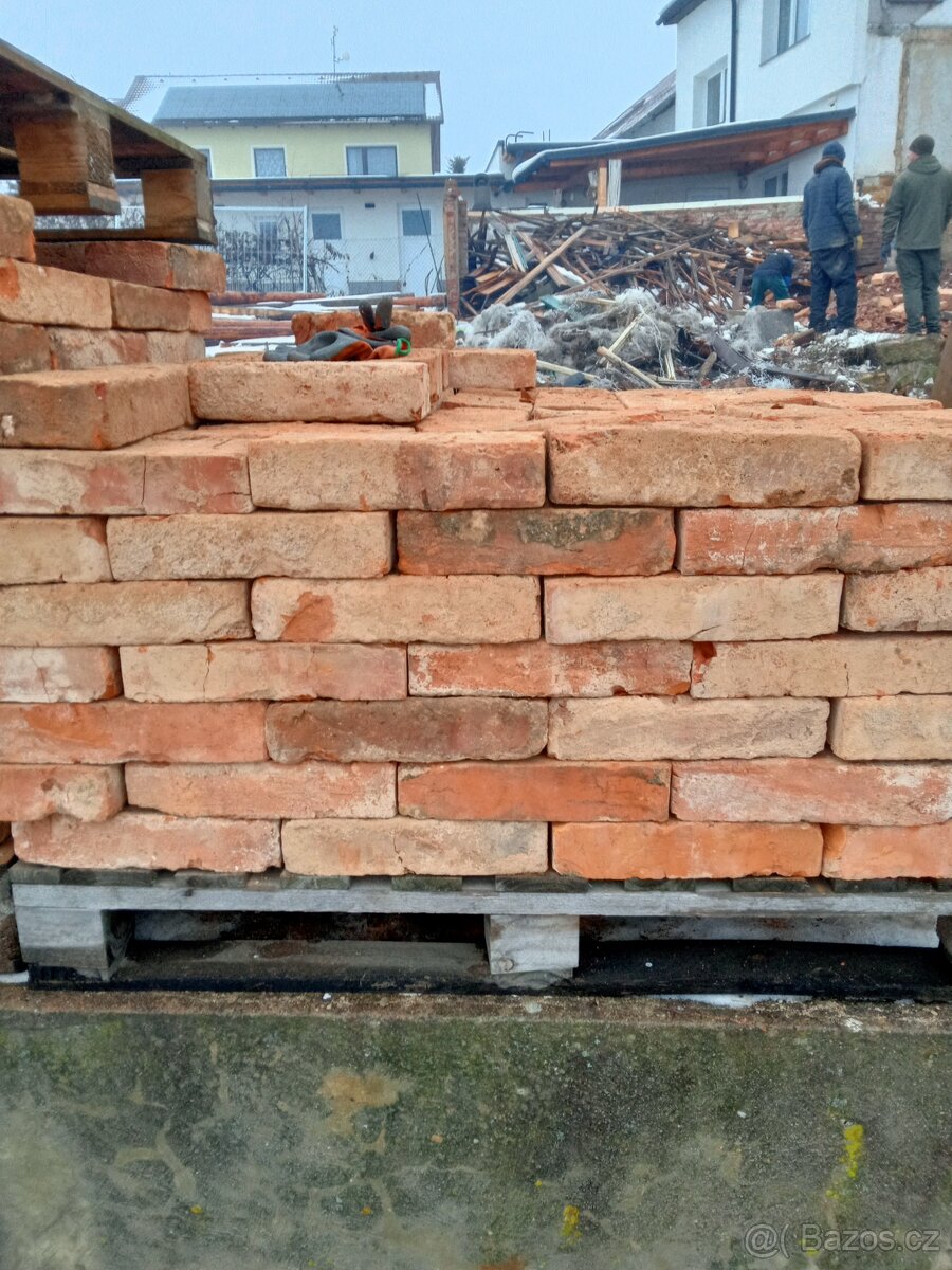 Prodám staré cihly 2000ks
