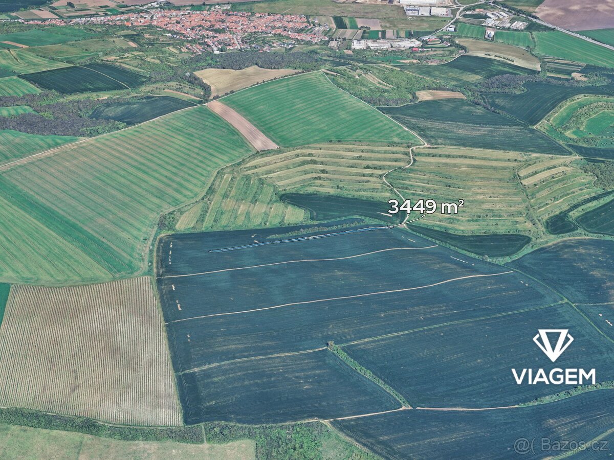 Pole 3 449 m²