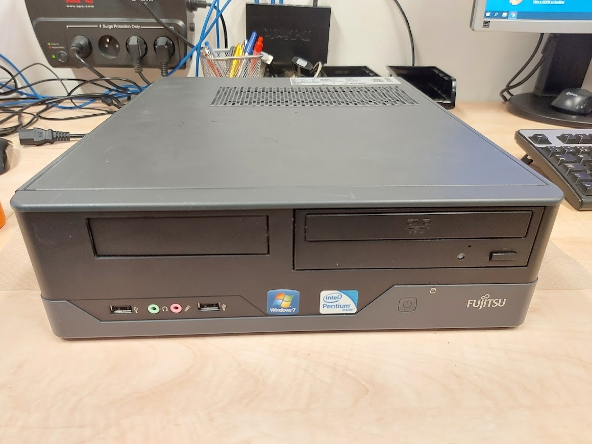 Repasované kancelářské PC Fujitsu Esprimo E3521