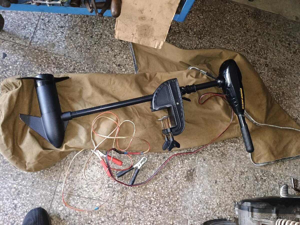 Závěsný motor.