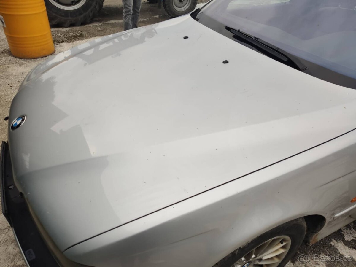 bmw e39 kapota s korozí