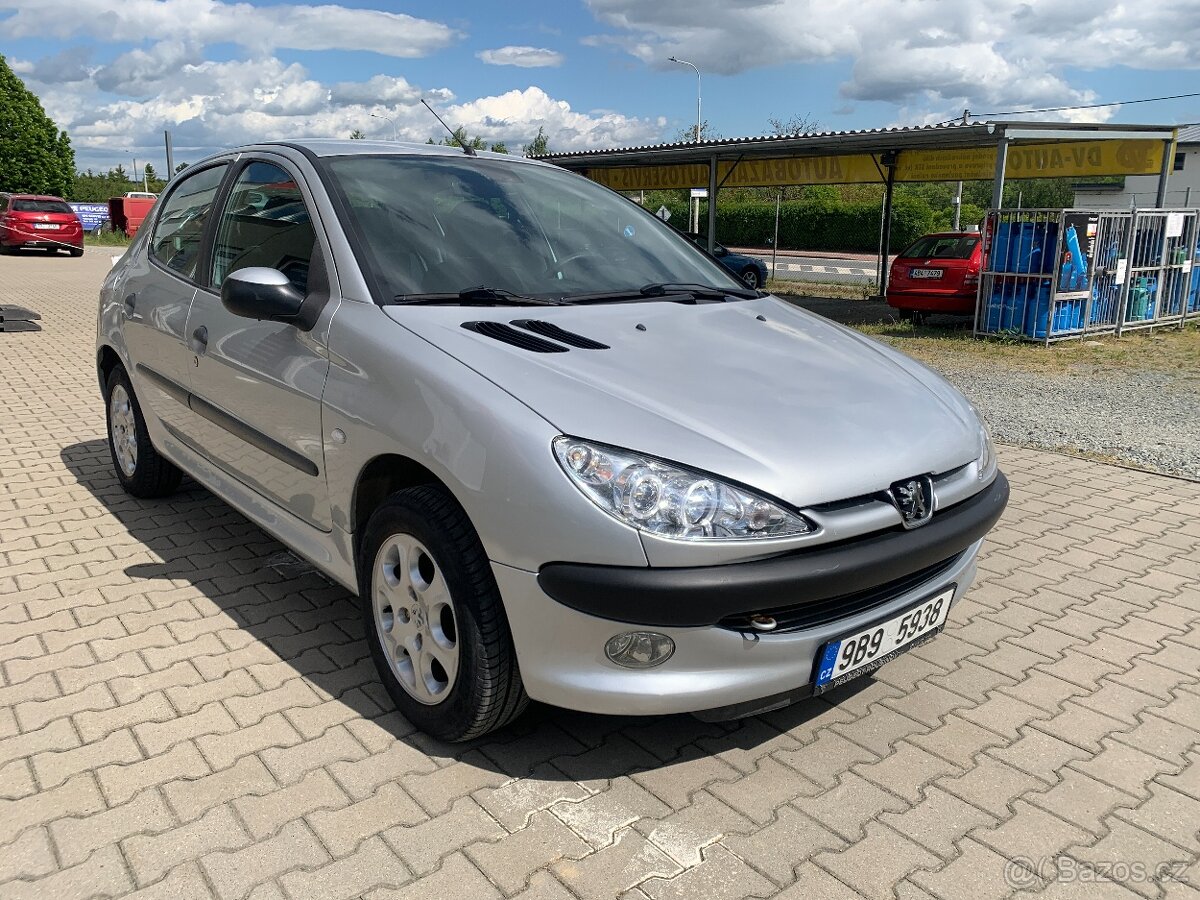 Peugeot 206 1.4i, TK 04/2027, rok 2002