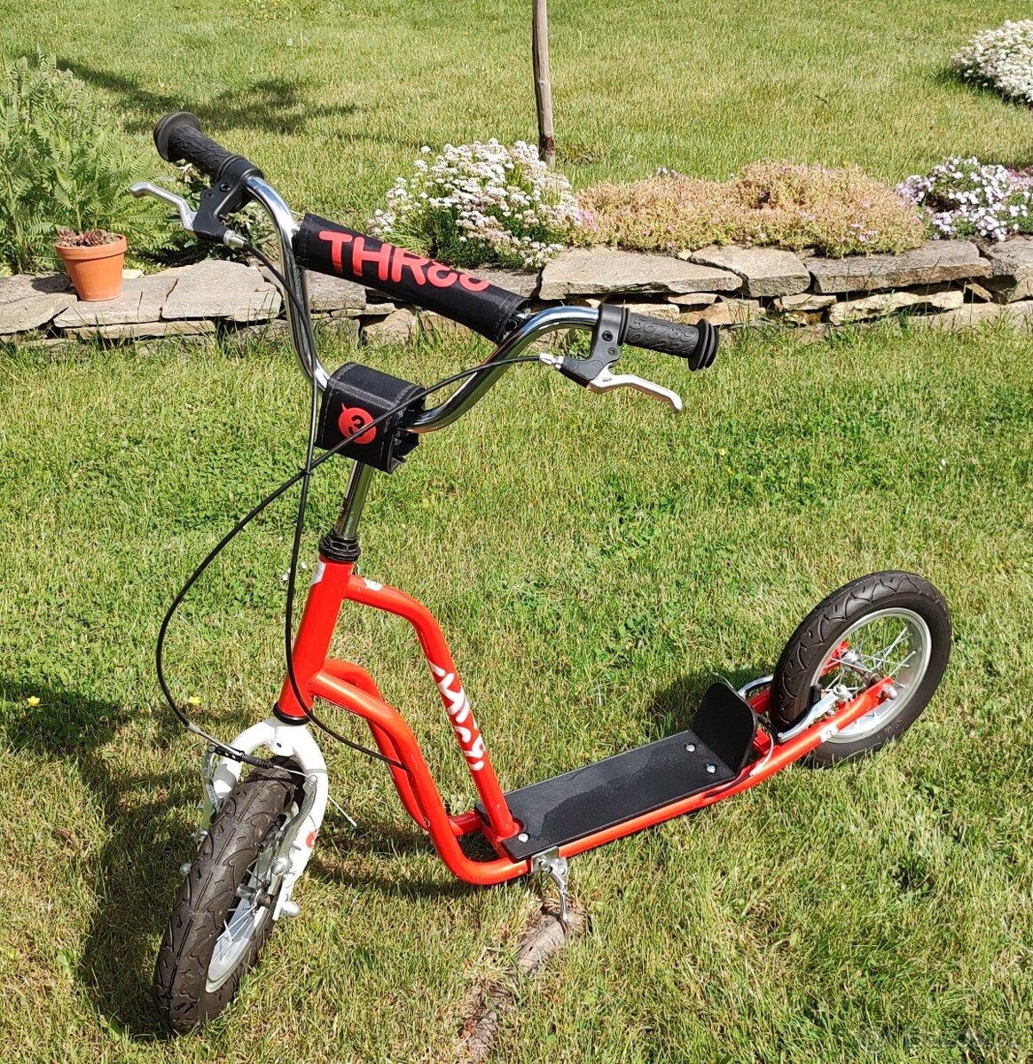 Skvělá koloběžka Yedoo Three