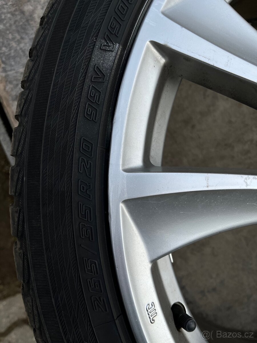 Alu kola s pneu 20” platin