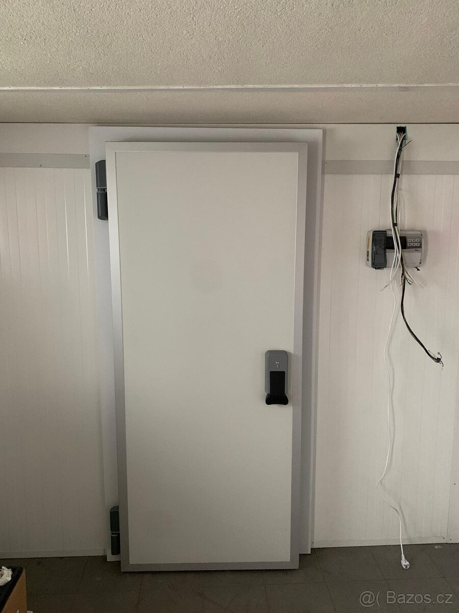 Chladírenské dveře 800x2000 bez prahu