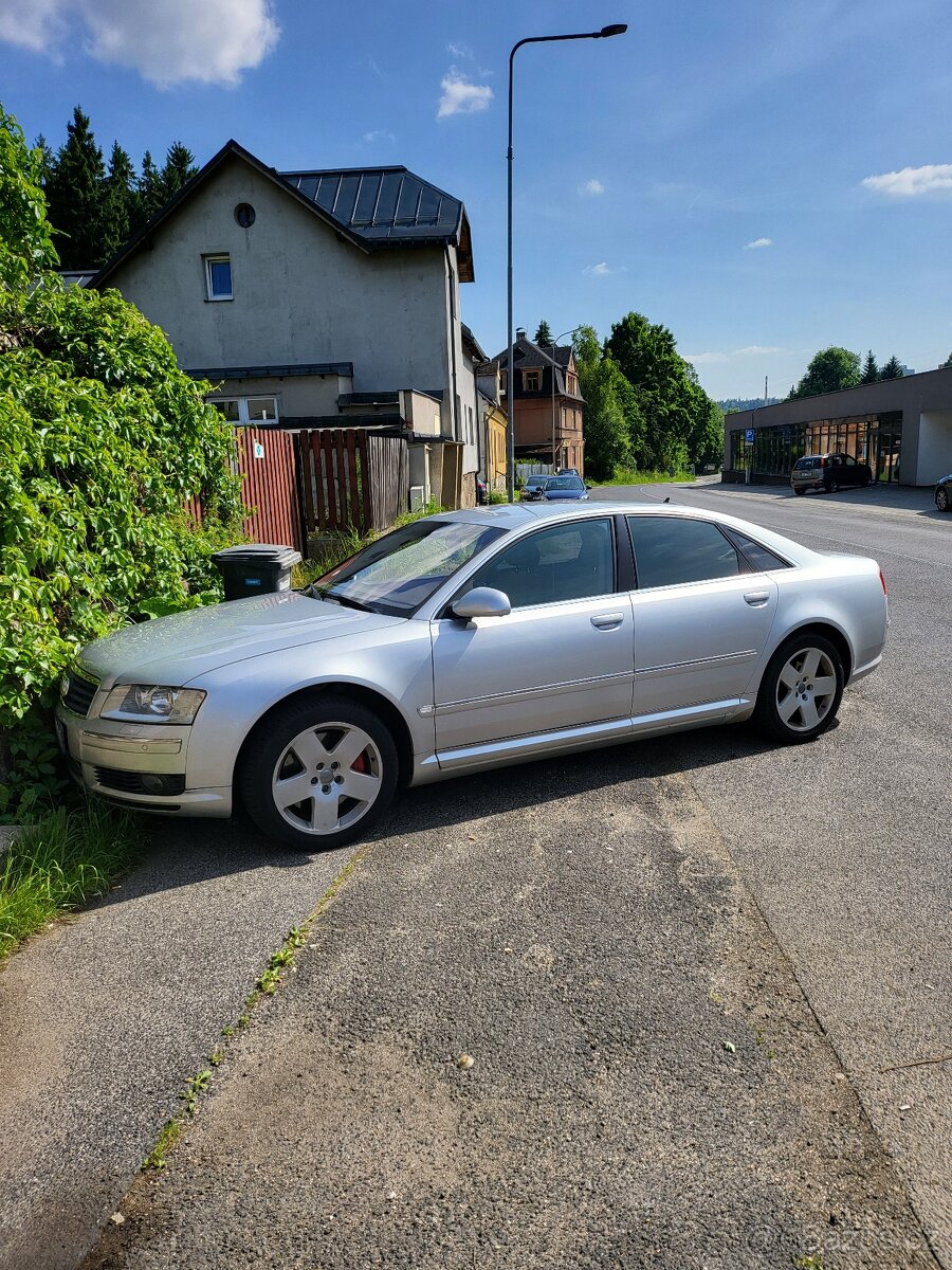 Audi A8 4.2 MPi V8 Quattro