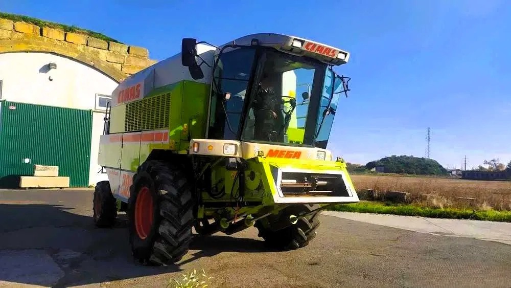 Sklízecí mlátička Claas Mega 208 (1996) - 3900MTG