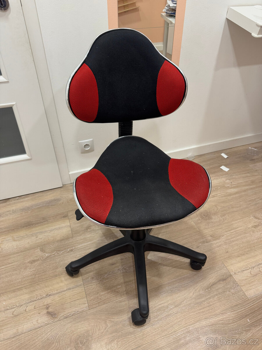 Kolečková židle pro školáka