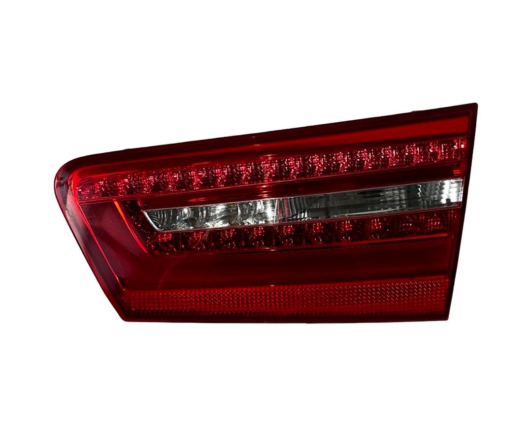 LED pravé zadní vnitřní světlo Audi A6 4G avant allroad 2013