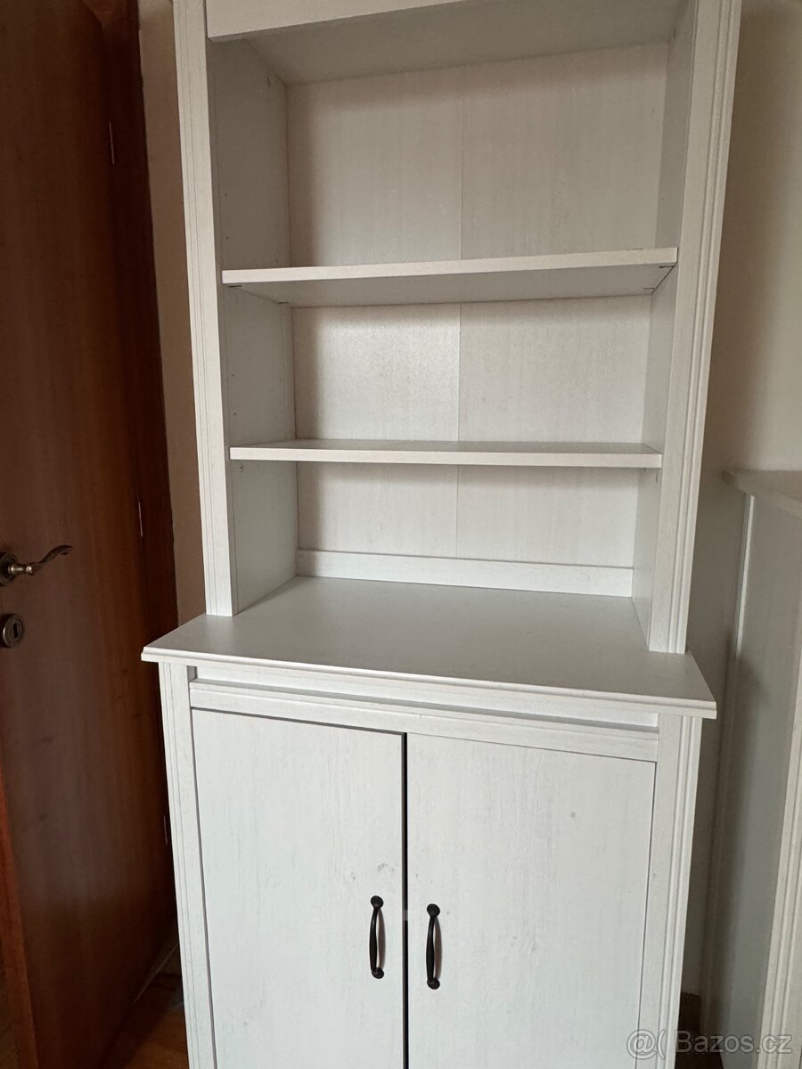 Vysoká komoda ikea
