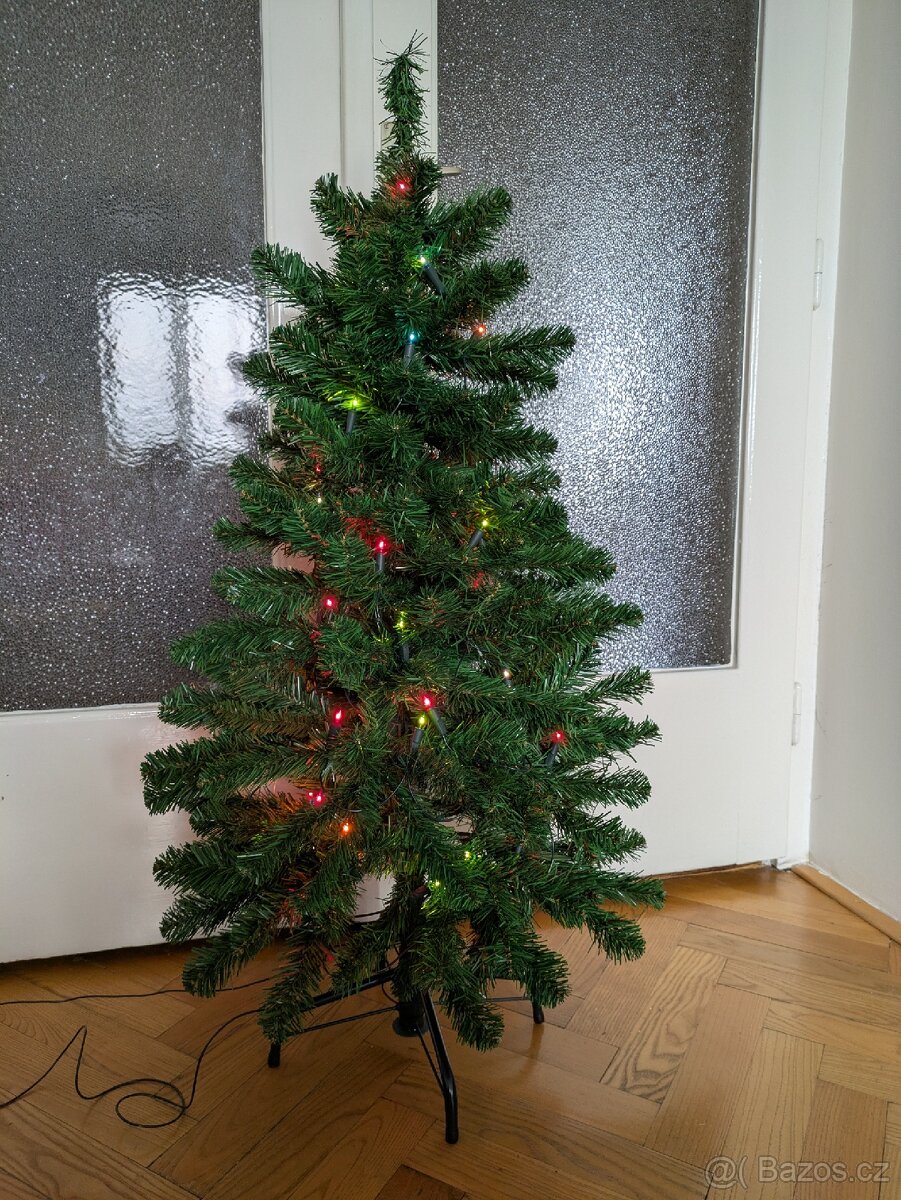 Umělý vánoční stromeček se světýlky