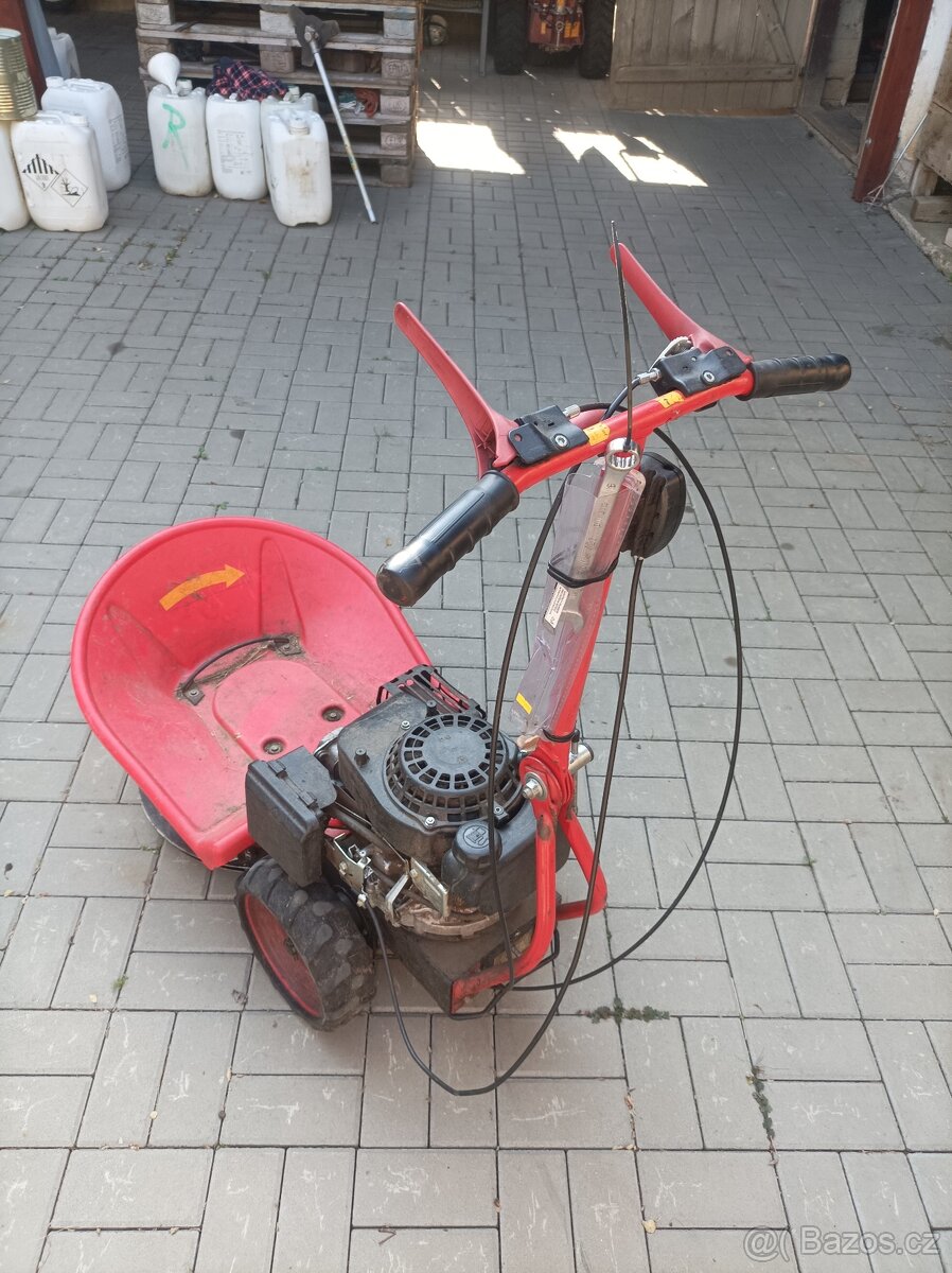 Prodám bubnovou sekačku Perla, používaná a v provozu.