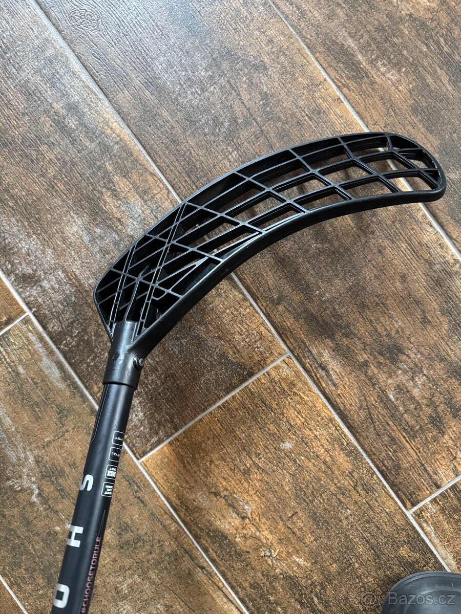 Florbalka EXEL Shock Absorber Black 101cm