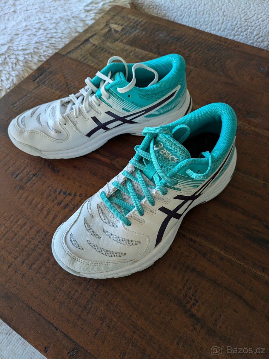 Sportovní boty (sálovky) ASICS v. 38