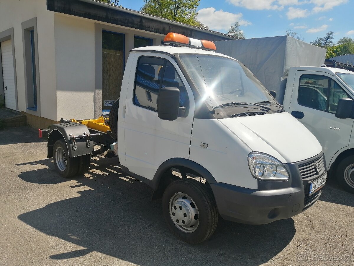 GAZelle 4x4 - nakladač kontejnerů