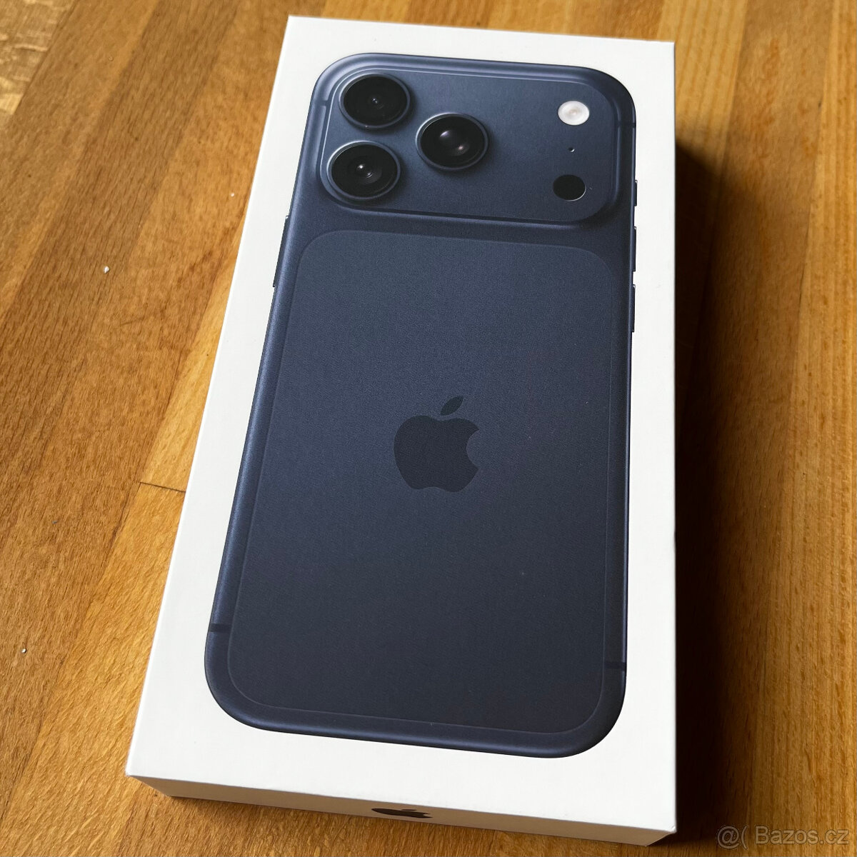 Apple iPhone 17 Pro 1TB temně modrý