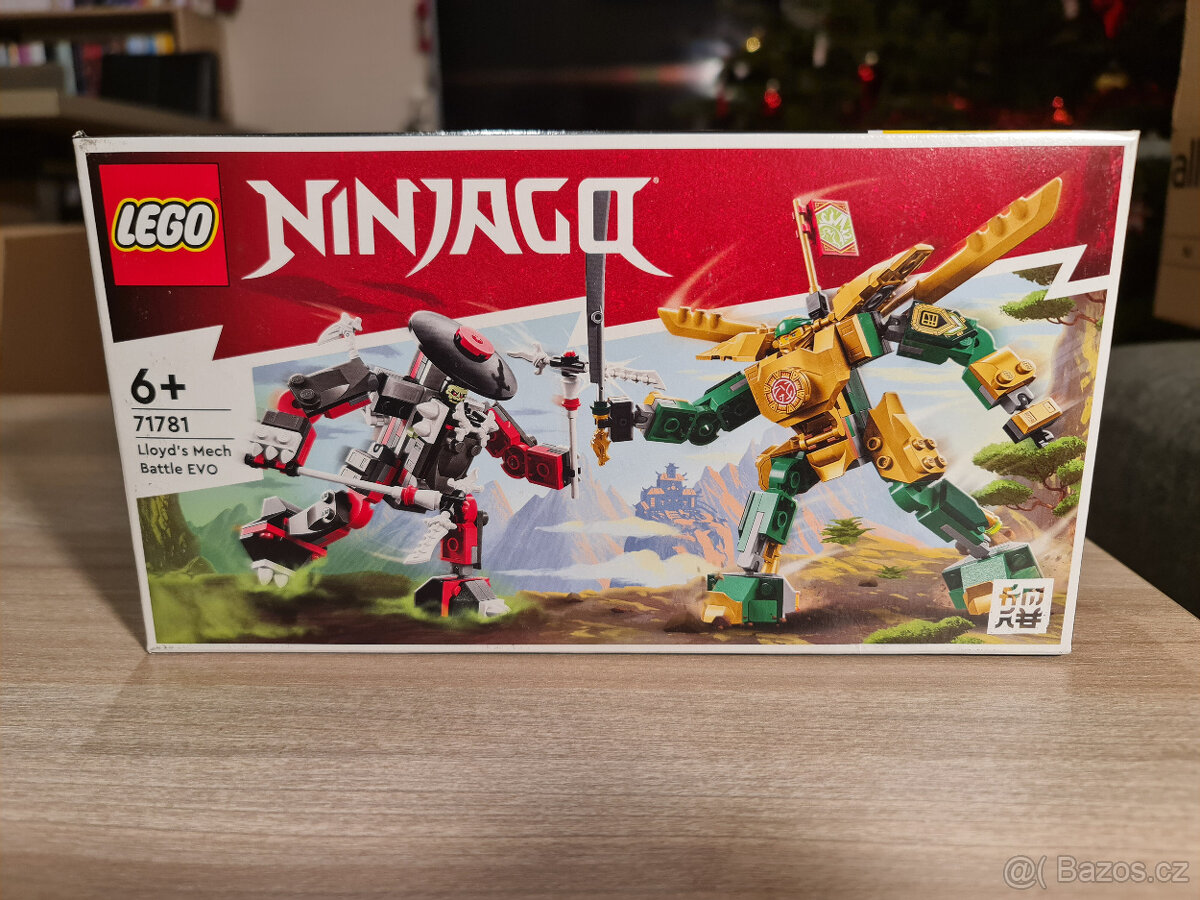 LEGO® NINJAGO® 71781 Lloyd a bitva robotů EVO + dárek