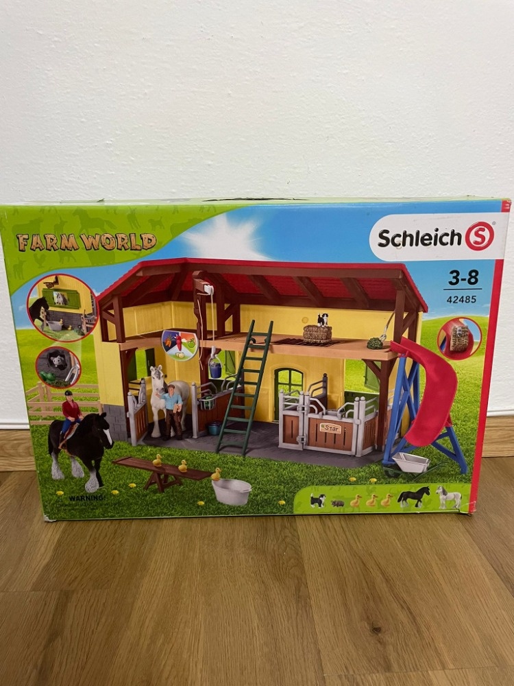 Schleich 42485 Horse Club Koňská stáj