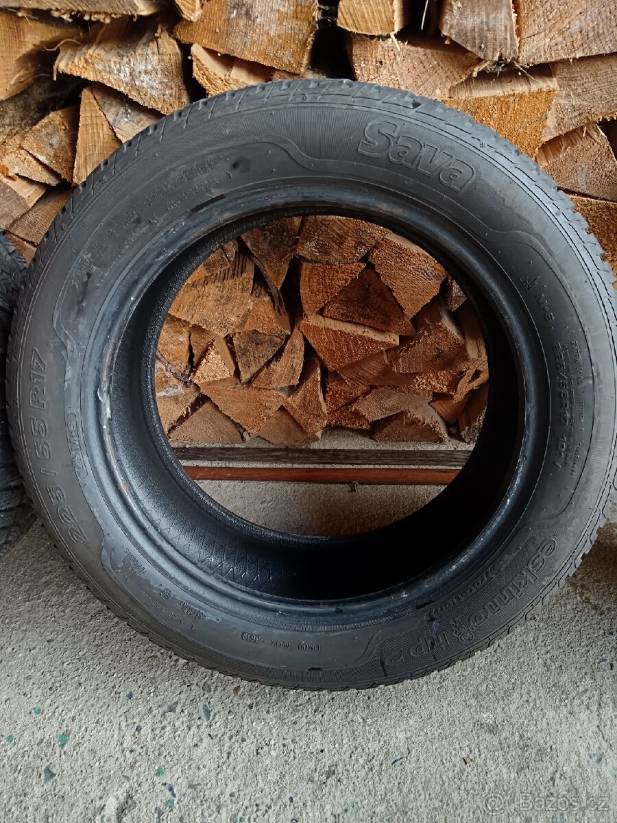 225/55/17 Zimní pneumatiky Sava Eskimo