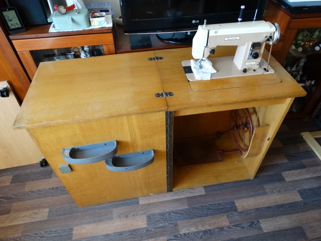 Nabízím šicí stroj Lucznik a jeho odvoz z Praha 8