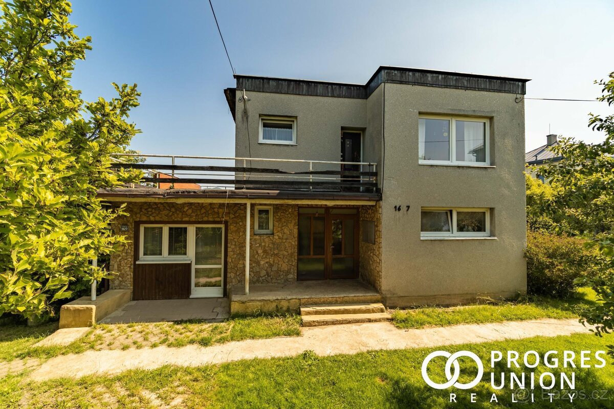 Exkluzivní prodej  rodinného domu s velkým pozemkem  Rožnov 