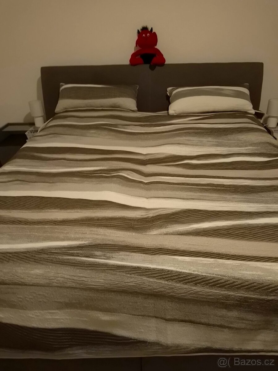 Přehoz na postel