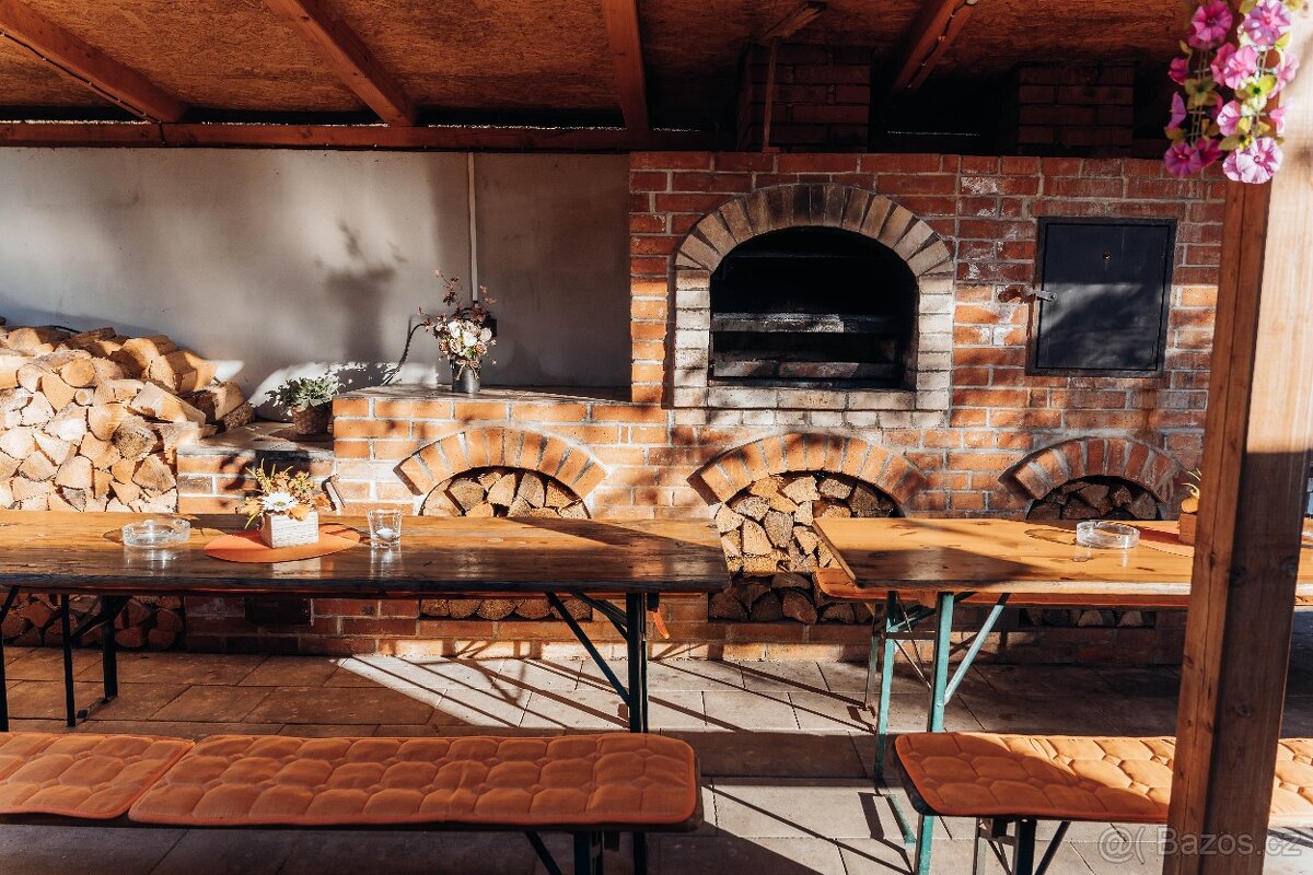 UBYTOVÁNÍ V KARAVANU, REKREAČNÍ POBYT, DOVOLENÁ