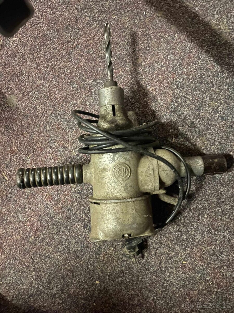 Stará silná vrtačka