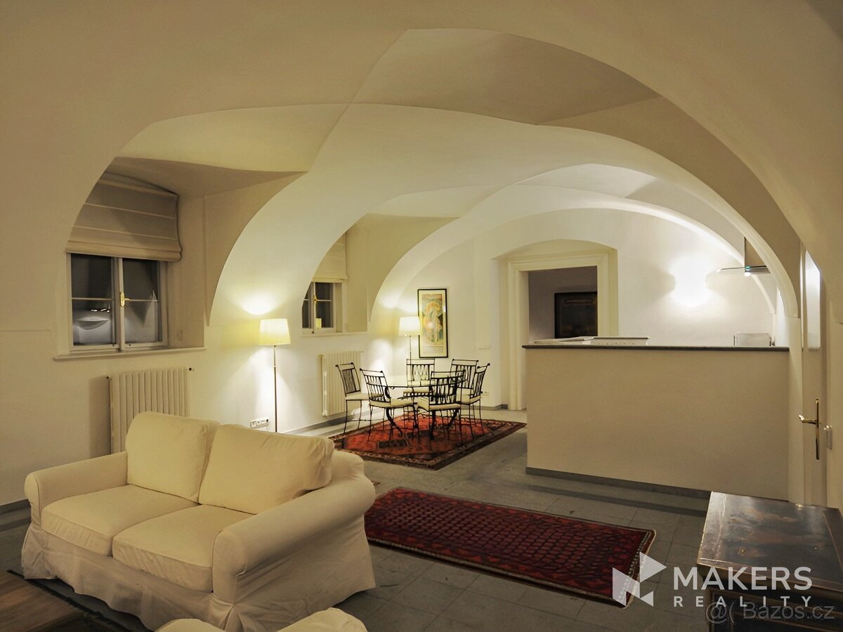 Pronájem bytu 2+1, 92 m2 + 20 m2, Praha 1 - Malá Strana, Vla