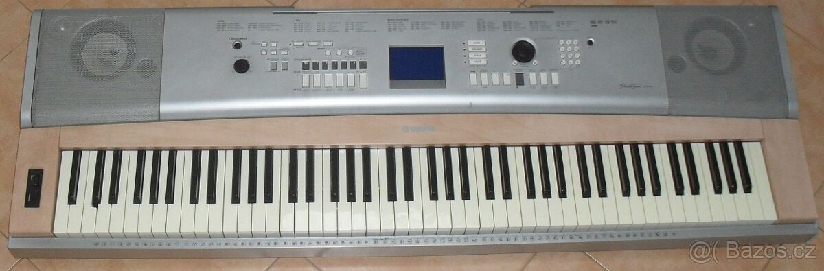 Digitální piano Yamaha Portable Grand DGX 620