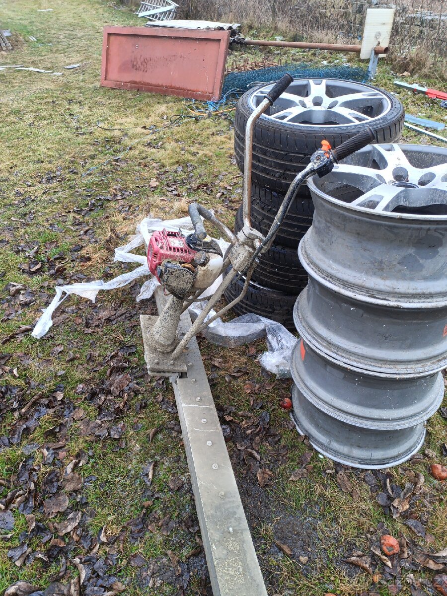 Vibrační lišta na beton