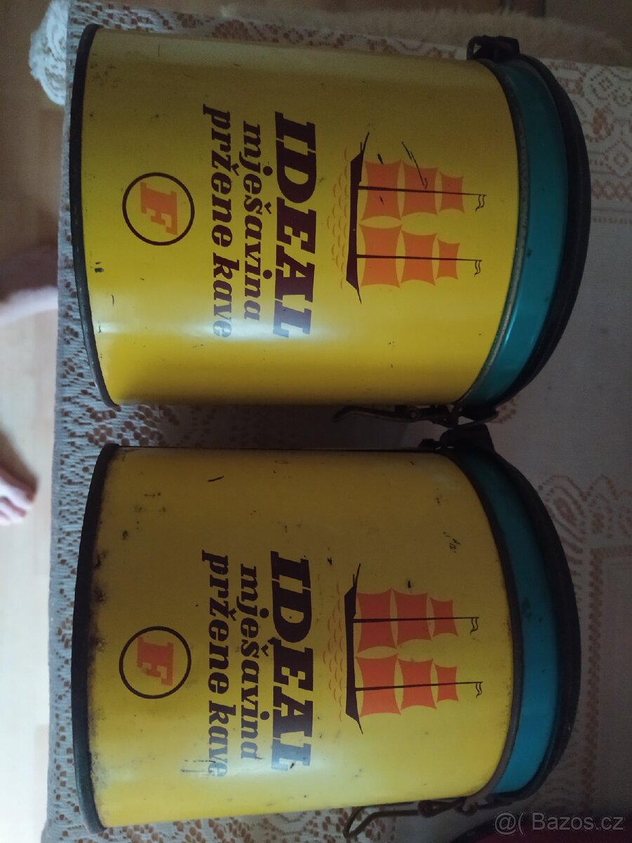 Staré plechovky od kávy