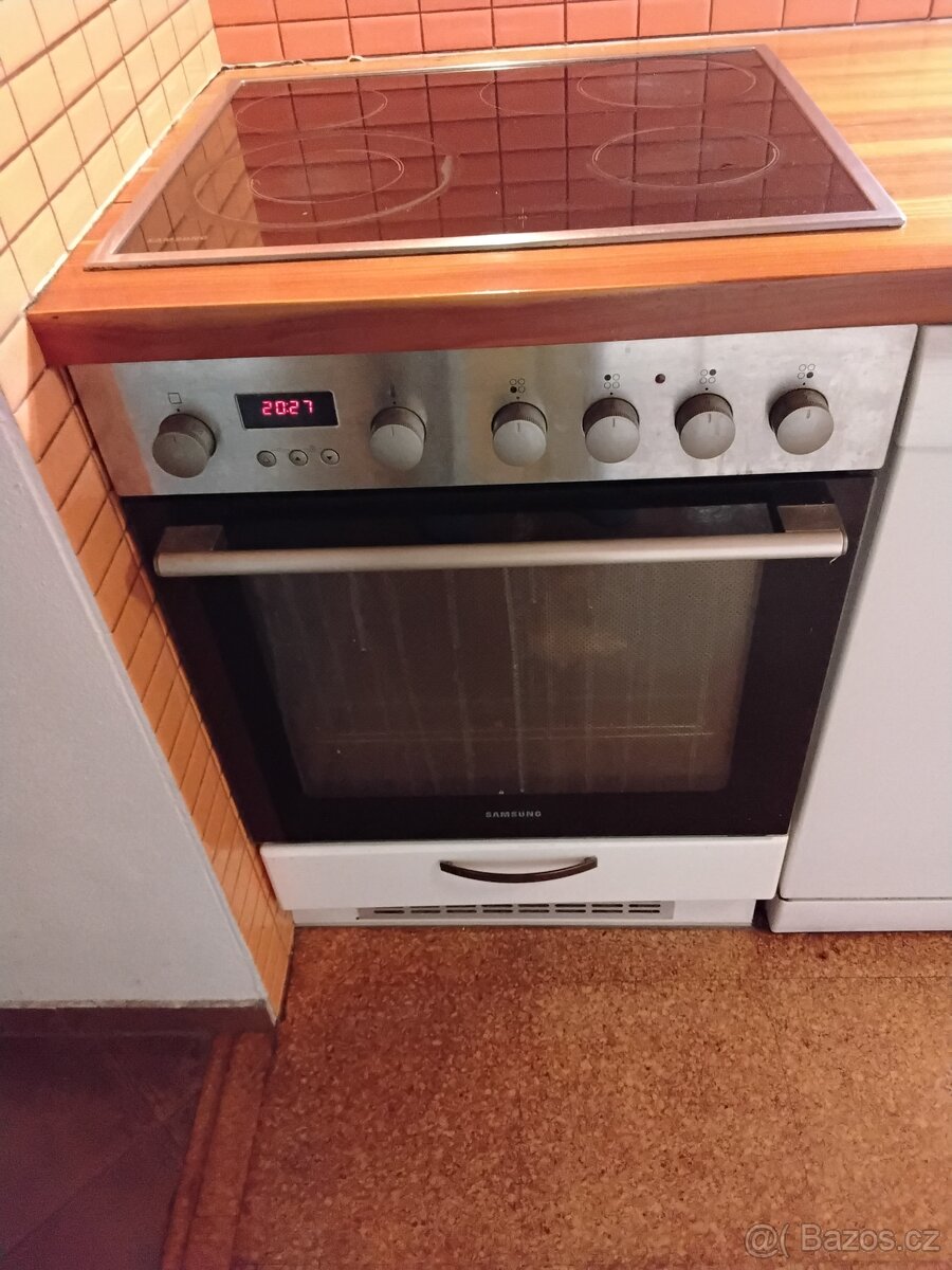 Prodám vestavný sporák