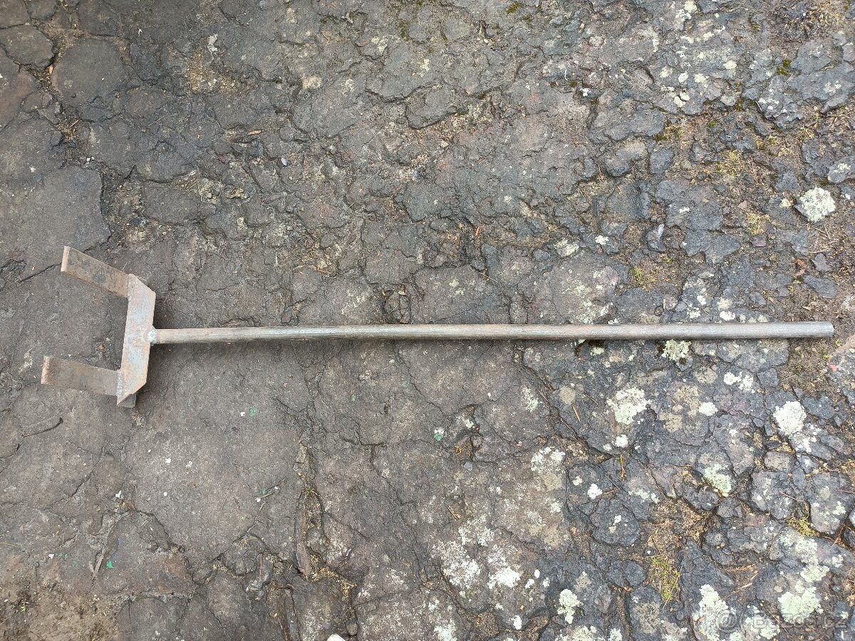 Páčidlo na střešní latě