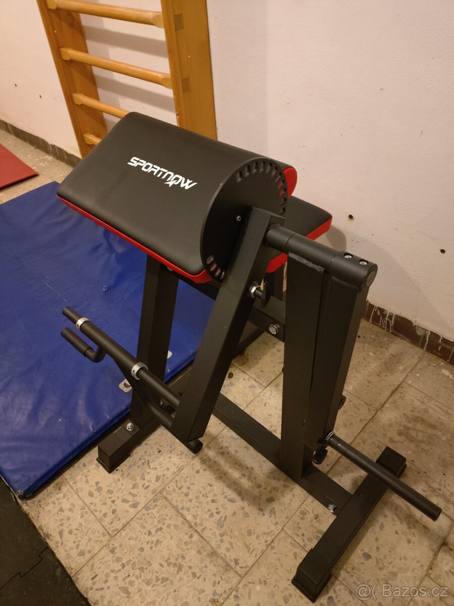 Posilovací stroj na biceps
