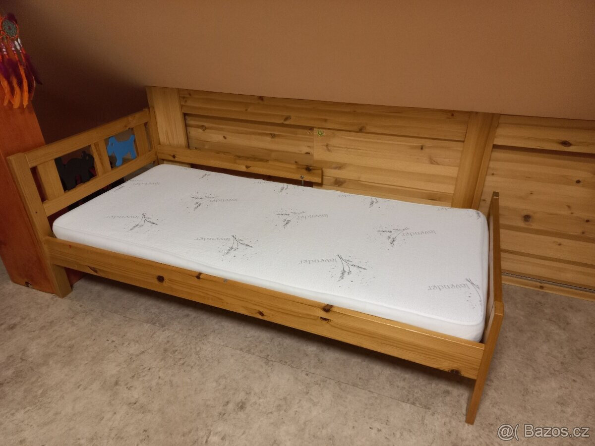 postel IKEA + matrace + chránič