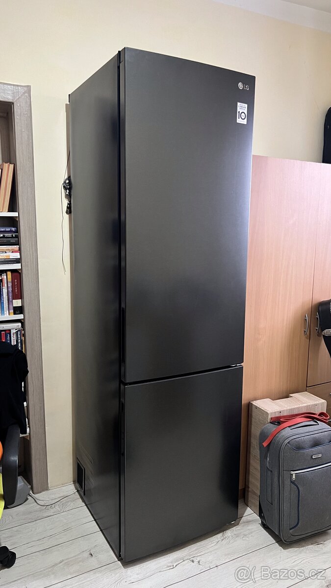 Chladnička s mrazničkou LG GBP62MCNBC černá/ocel