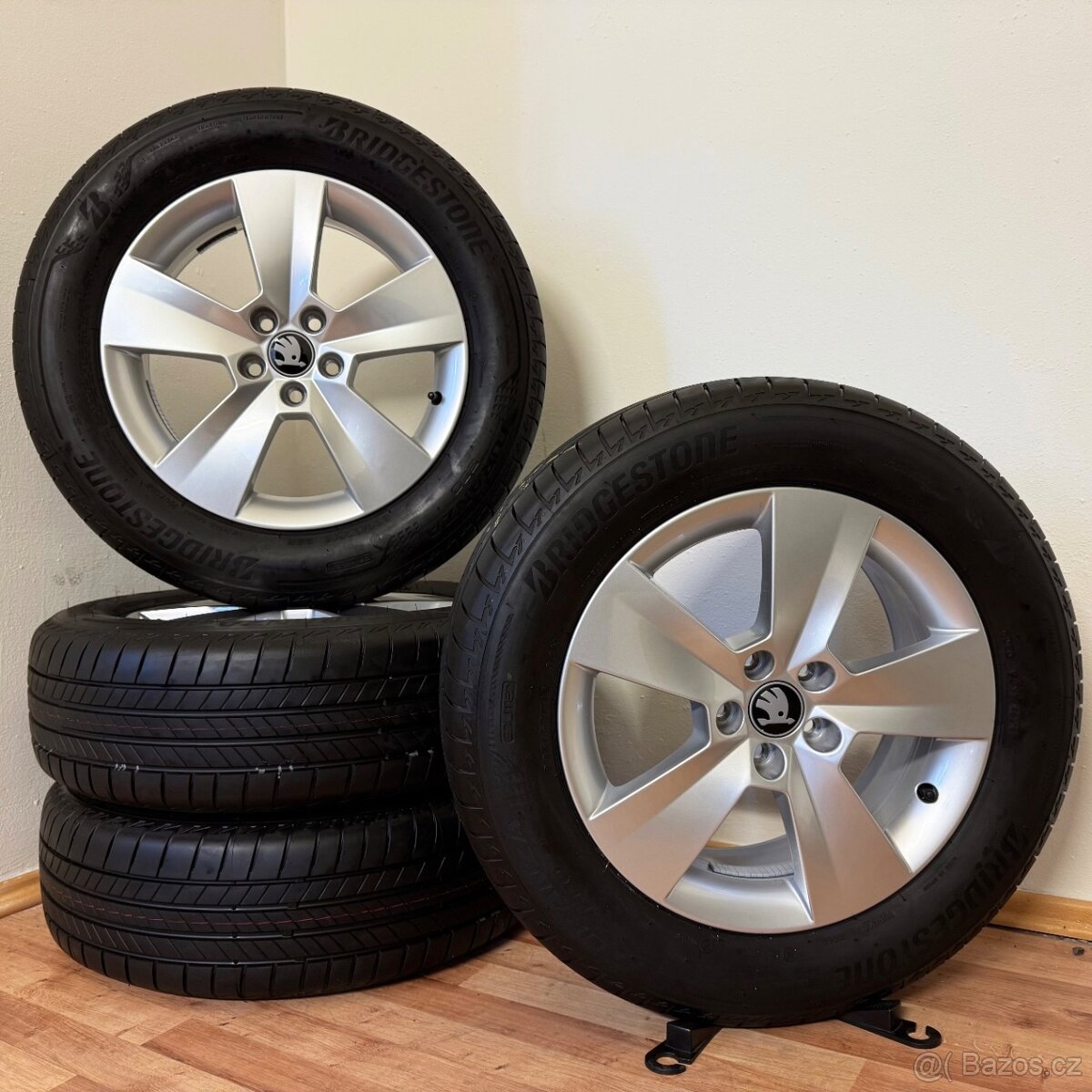 ŠKODA KAMIQ 5x100 R16 ET38+LETNÍ 205/60R16 6,5mm