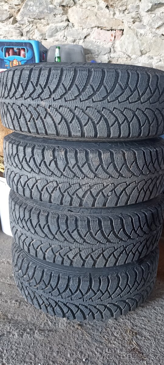 Litá kola i s pneu 195,65 r15