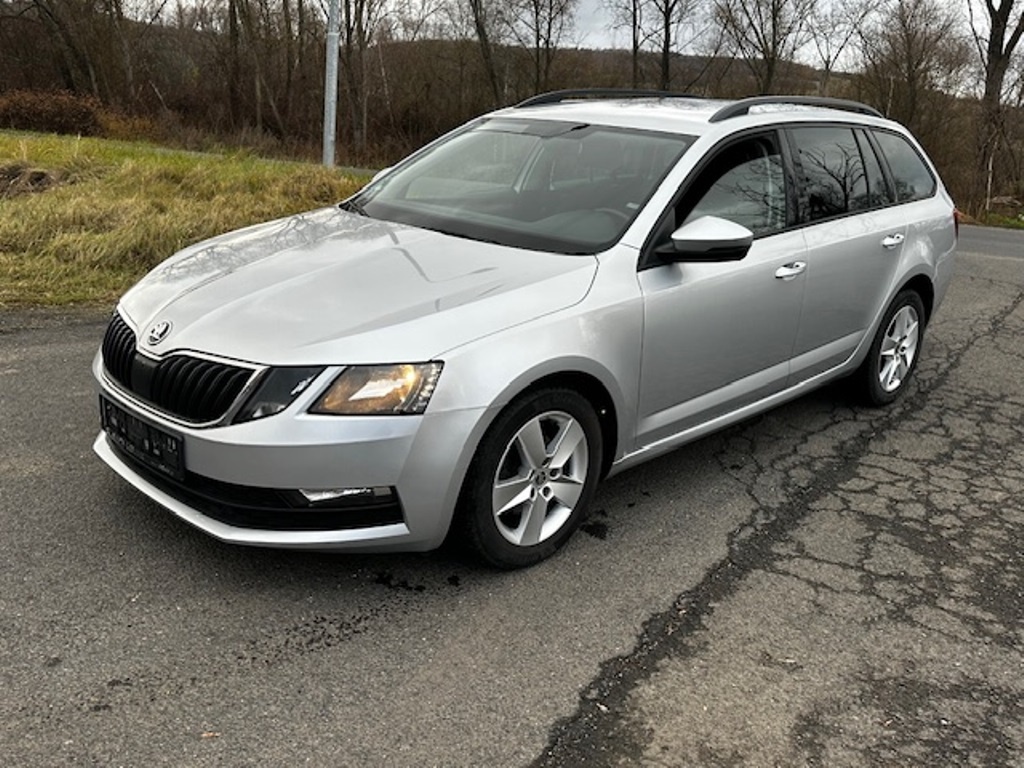 Škoda Octavia III facelift 1.6TDi, r.2017,automat, serviska