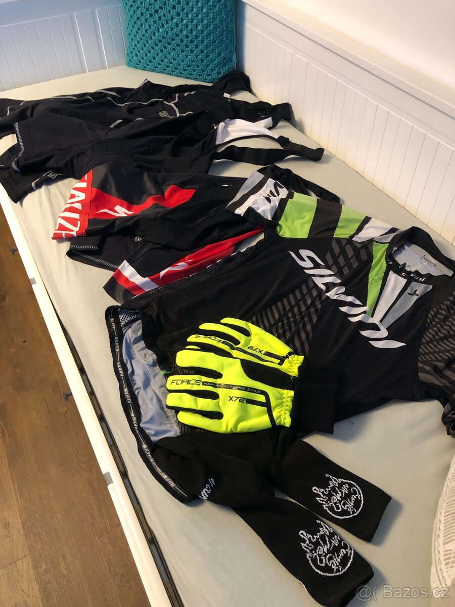 6 dílný cyklistický set, šortky, dres, rukavice, ponožky