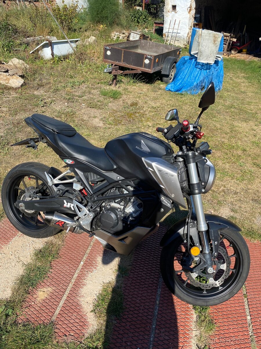 CB 125 R