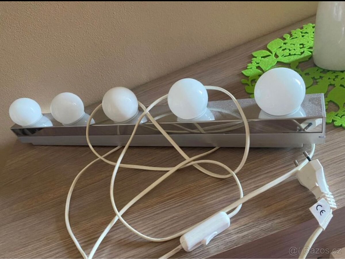 Nástěnná lampa