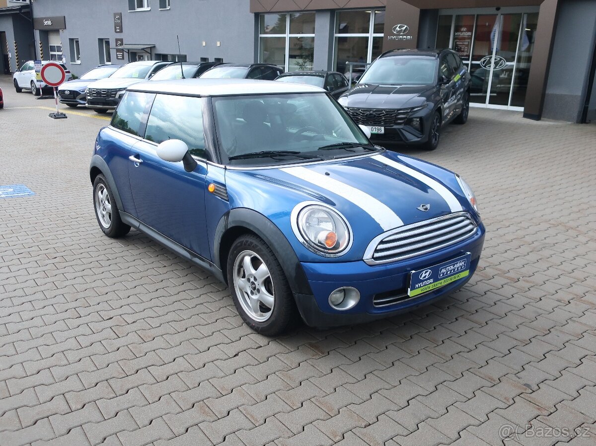 Mini Cooper 1.6i 88kW KLIMATIZACE ALU KOLA