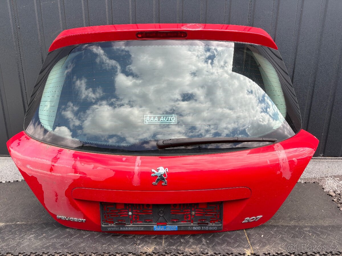 Peugeot 207 páté dveře kompletní