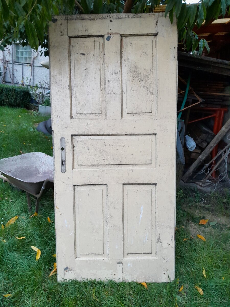 Dřevěné dveře