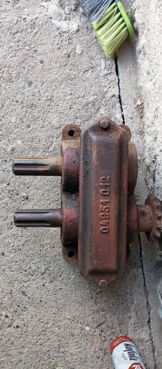 Stará převodovka Zetor,traktor?