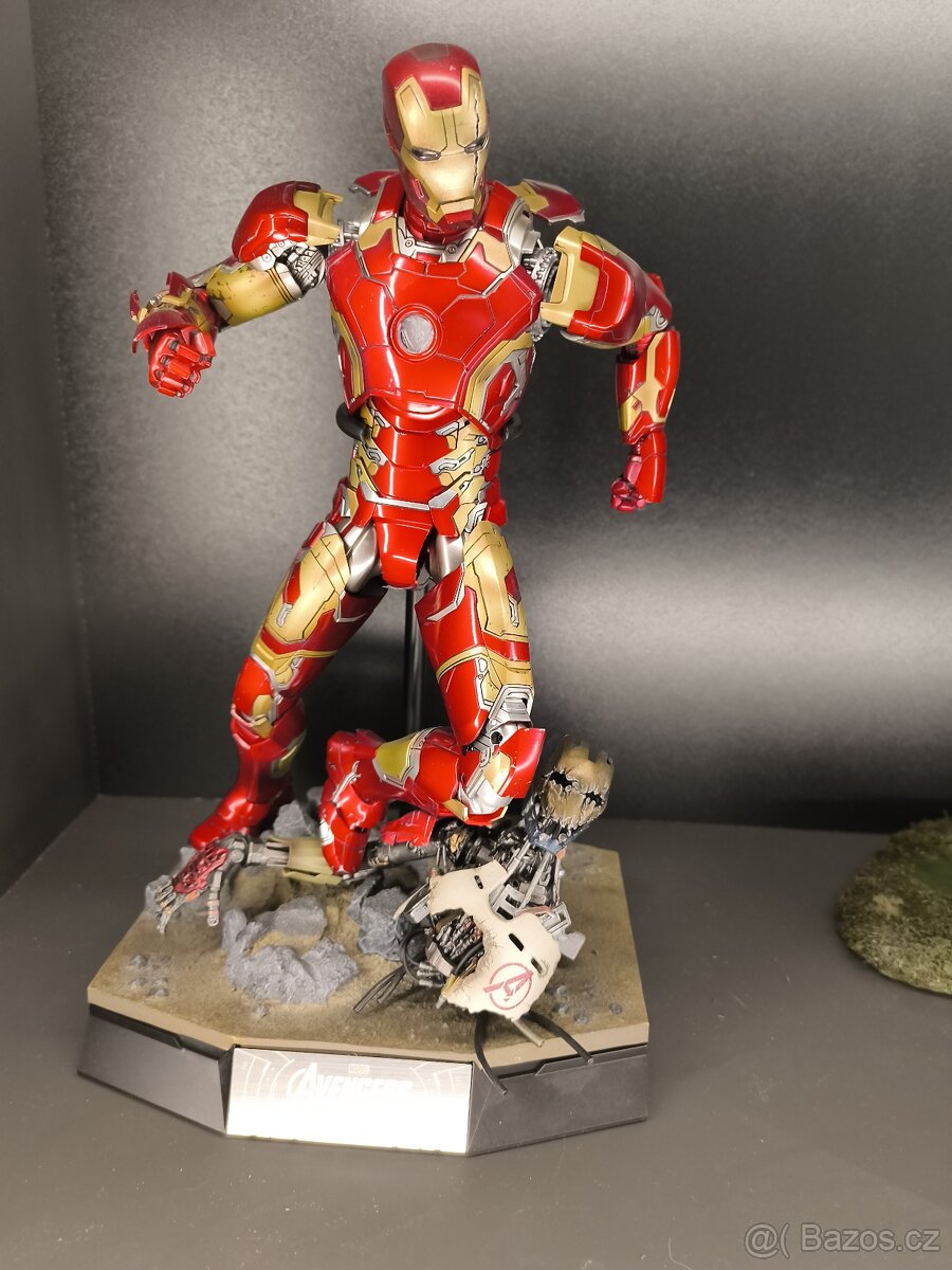 Hot toys